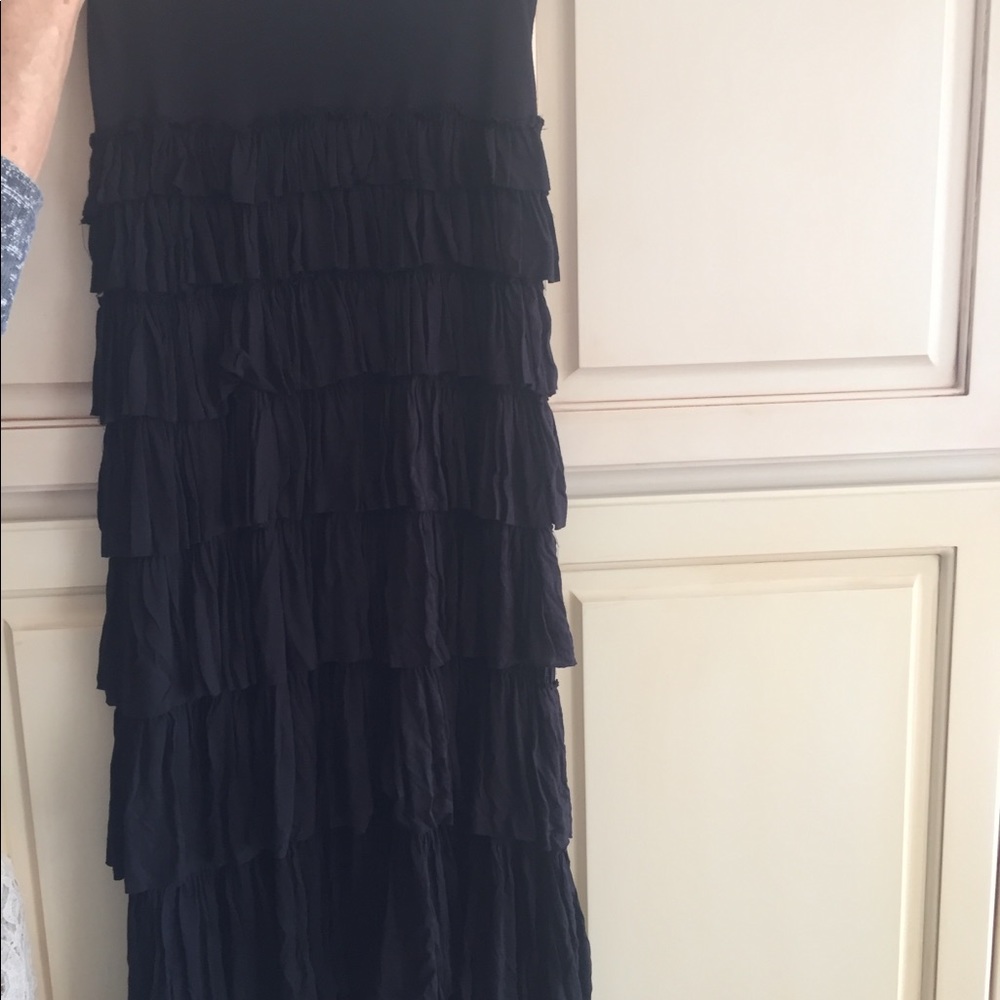 Sleeveless ruffled black dress size Small